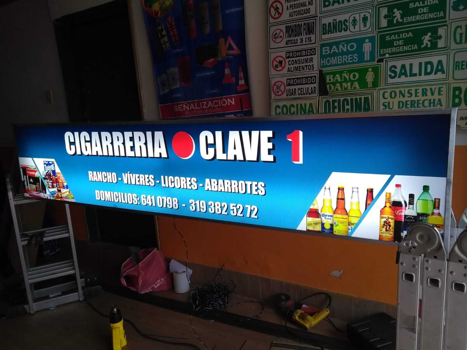 Letrero corporativo